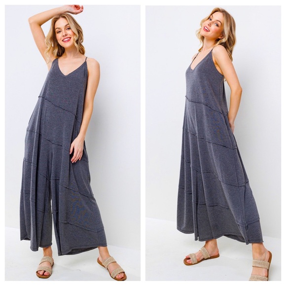 37 Erin Boho Stunning loose fit wide leg fabulous jumpsuit - Picture 1 of 4